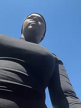 Bleuk online show from April 2026 07:58:01 PM