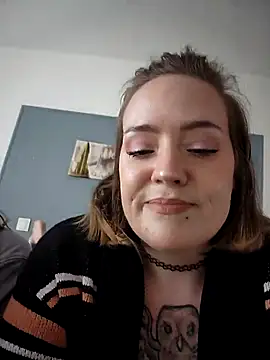 AndHerXO online show from December 2025 01:40:02 PM