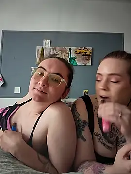 AndHerXO online show from March 2026 12:34:02 PM