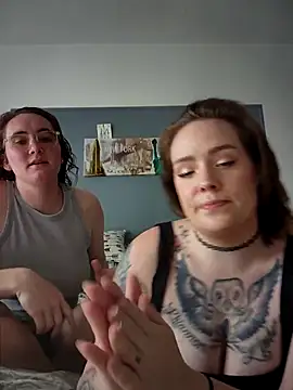 AndHerXO online show from March 2026 01:06:01 PM