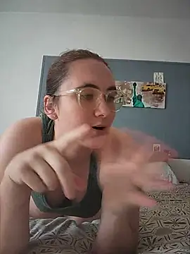 AndHerXO online show from June 2026 01:28:02 PM