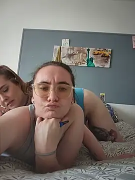 AndHerXO online show from July 2026 01:49:01 PM