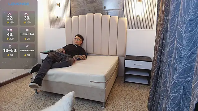 Snapshot of RavenandCody chatting on September 2025 03:39:02 AM RavenandCody online show from September 2025 03:39:02 AM