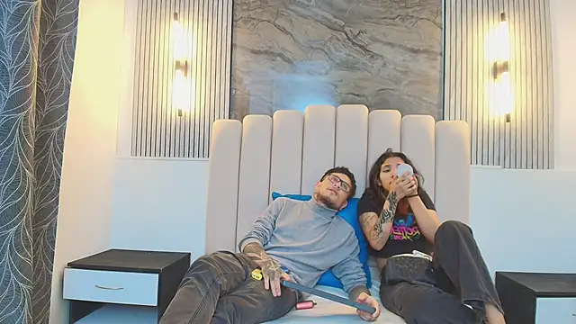 Snapshot of RavenandCody chatting on October 2025 02:39:02 AM RavenandCody online show from October 2025 02:39:02 AM