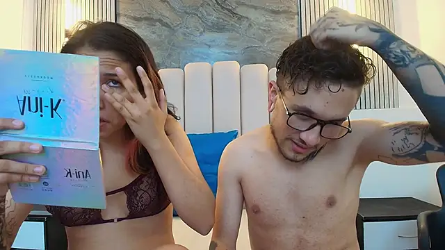 Snapshot of RavenandCody chatting on October 2025 03:48:02 AM RavenandCody online show from October 2025 03:48:02 AM