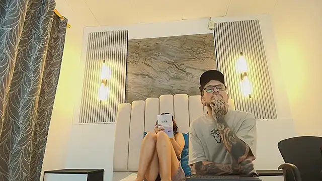 Snapshot of RavenandCody chatting on October 2025 03:37:02 AM RavenandCody online show from October 2025 03:37:02 AM