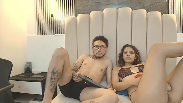 Snapshot of RavenandCody chatting on October 2025 09:30:02 AM RavenandCody online show from October 2025 09:30:02 AM