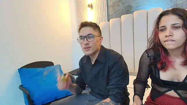 Snapshot of RavenandCody chatting on October 2025 03:40:01 AM RavenandCody online show from October 2025 03:40:01 AM