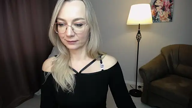 Ava Elior online show from October 2025 12:39:01 PM