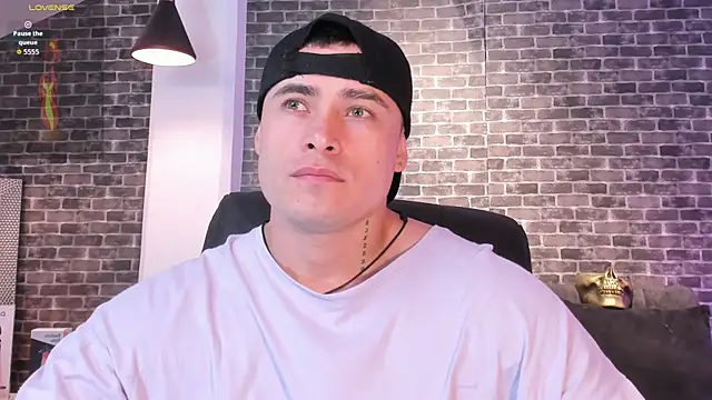 connorsmiith online show from October 2025 01:41:02 PM