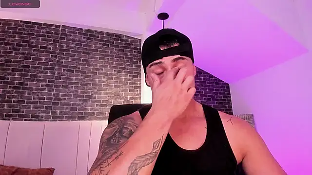 connorsmiith online show from February 2026 12:20:01 PM