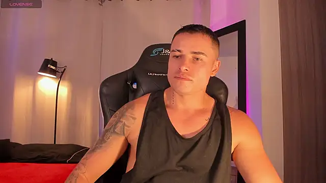 connorsmiith online show from July 2026 04:19:01 AM