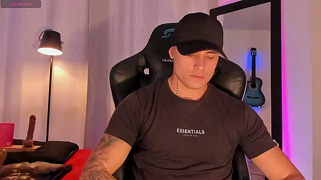 connorsmiith online show from July 2026 07:43:01 PM