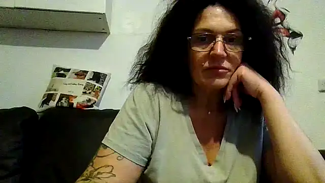 RubyyRosee online show from June 2026 05:17:01 AM