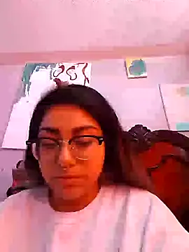 Lovelyrainn online show from October 2025 03:19:02 PM