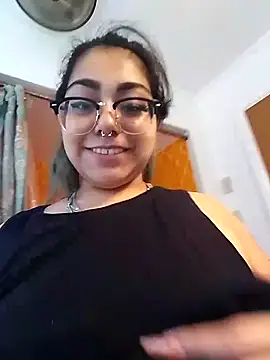 Lovelyrainn online show from October 2025 01:41:01 PM