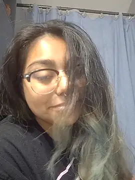 Lovelyrainn online show from October 2025 09:43:02 AM