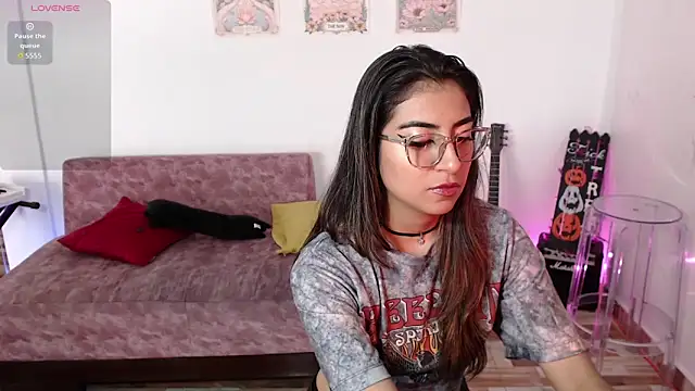 Susanahendrix online show from October 2025 06:20:01 PM