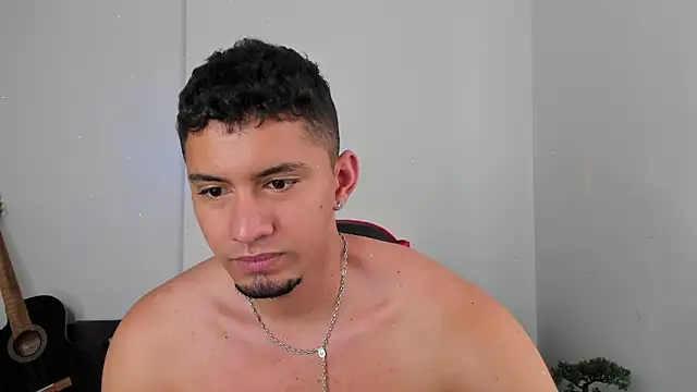 Snapshot of Ronnie_Miller1 chatting on September 2025 12:07:02 PM Ronnie Miller1 online show from September 2025 12:07:02 PM