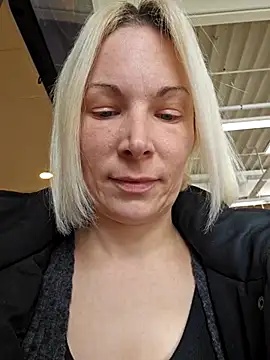 Sunny-Sin online show from February 2026 12:49:01 PM