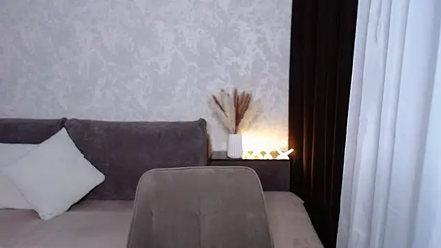 Snapshot of IrisJones chatting on May 2026 04:27:02 PM IrisJones online show from May 2026 04:27:02 PM