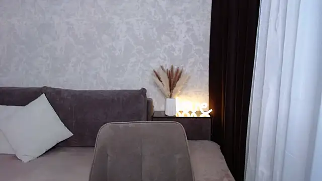 Snapshot of IrisJones chatting on June 2026 04:42:02 PM IrisJones online show from June 2026 04:42:02 PM