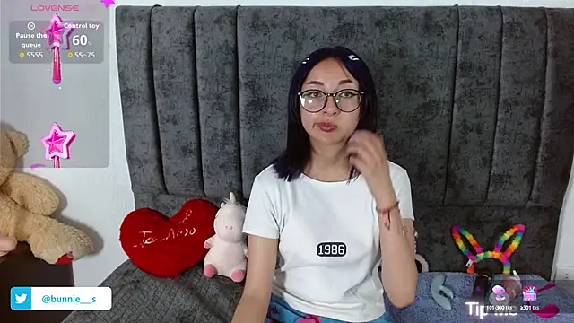 Littlee Bunny  online show from September 2025 10:31:02 AM