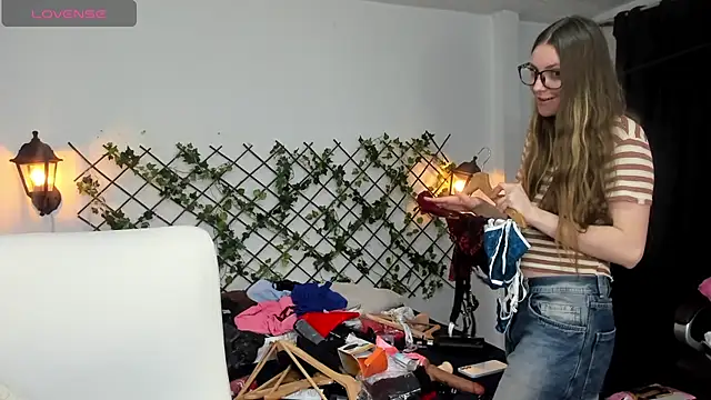 velvet  moon online show from March 2026 03:57:02 AM