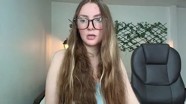 velvet  moon online show from April 2026 12:11:02 AM