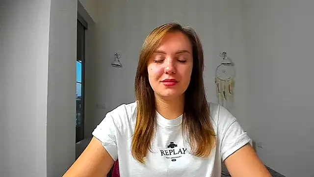 EmmaNorman online show from September 2025 04:08:01 PM