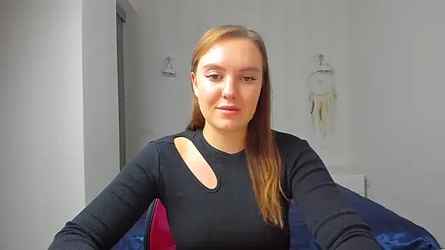 EmmaNorman online show from October 2025 03:18:02 PM