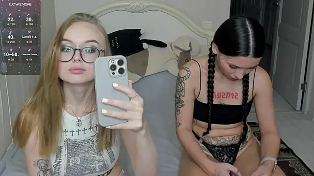 Snapshot of bitchdancer0 chatting on September 2025 04:06:01 PM bitchdancer0 online show from September 2025 04:06:01 PM