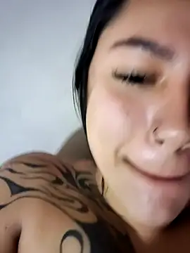 Megara 25 online show from November 2025 11:42:02 AM