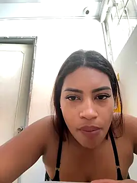 AmberMoss1 online show from September 2025 06:29:02 PM