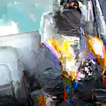 luis97fer online show from April 2026 02:32:01 PM