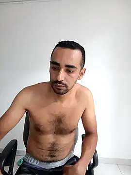 stivenlujan69 online show from April 2026 07:49:01 PM