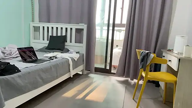 cily online show from December 2025 03:45:02 AM