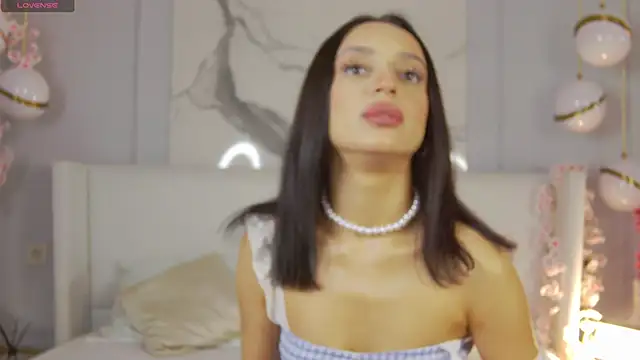 AdoraCortes online show from October 2025 05:10:02 AM