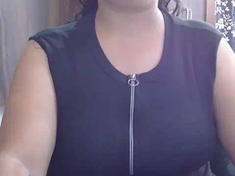 Snapshot of Roxy_sweety_ chatting on September 2025 05:42:02 AM Roxy sweety online show from September 2025 05:42:02 AM
