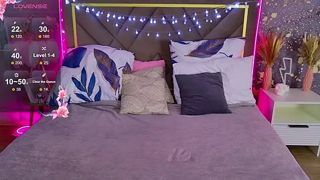 ViolaParkerss online show from October 2025 05:18:02 AM