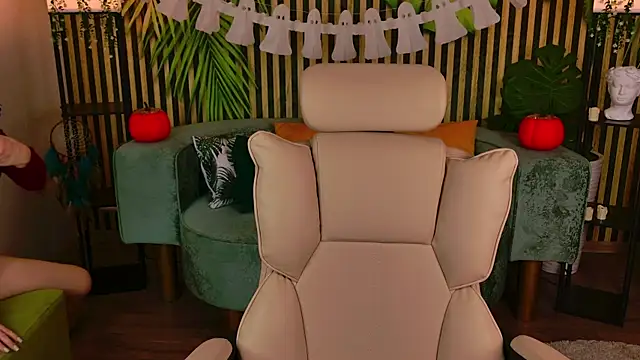 ViolaParkerss online show from November 2025 05:20:02 AM