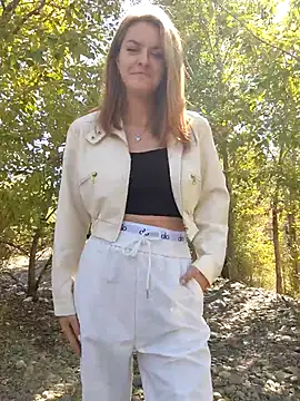 Snapshot of YOOUR_EVAA chatting on September 2025 06:01:02 AM YOOUR EVAA online show from September 2025 06:01:02 AM