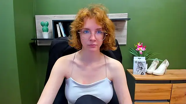 Snapshot of juicyPenny chatting on September 2025 06:37:02 AM juicyPenny online show from September 2025 06:37:02 AM