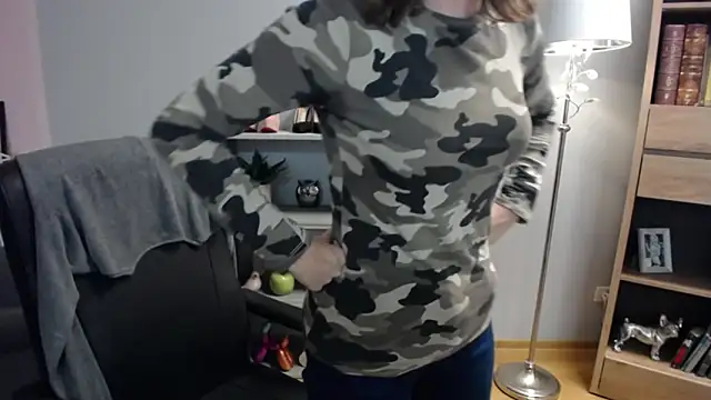 Snapshot of sweetxLizzy chatting on October 2025 04:21:01 AM sweetxLizzy online show from October 2025 04:21:01 AM