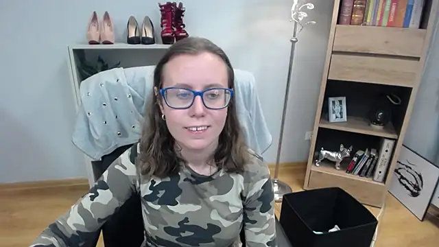 Snapshot of sweetxLizzy chatting on October 2025 06:21:01 AM sweetxLizzy online show from October 2025 06:21:01 AM