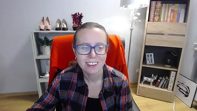 Snapshot of sweetxLizzy chatting on November 2025 05:18:02 AM sweetxLizzy online show from November 2025 05:18:02 AM