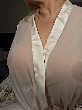 milfevapeccato online show from November 2025 02:02:02 AM