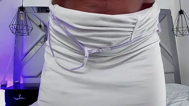 Lorenn Hill online show from December 2025 01:05:02 PM