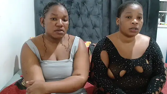 Snapshot of Mia-CharmsX chatting on October 2025 04:51:01 PM Mia-CharmsX online show from October 2025 04:51:01 PM