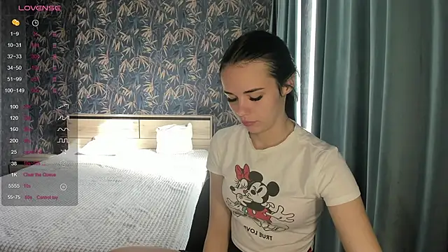 Kseni a online show from October 2025 10:46:02 AM